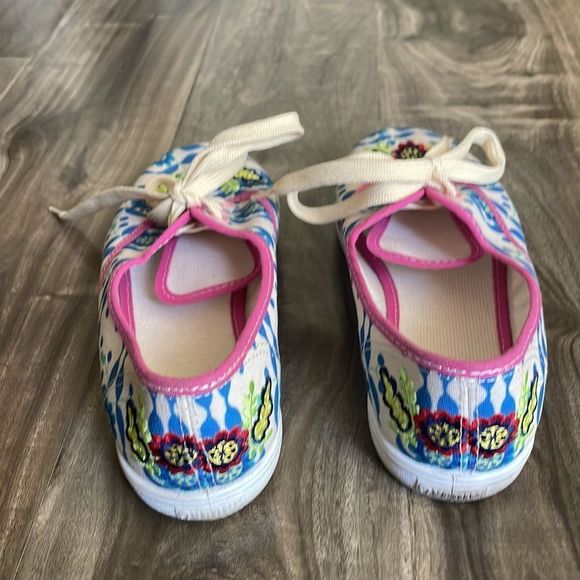 Designer Tennis Shoes - Picture 3 of 9